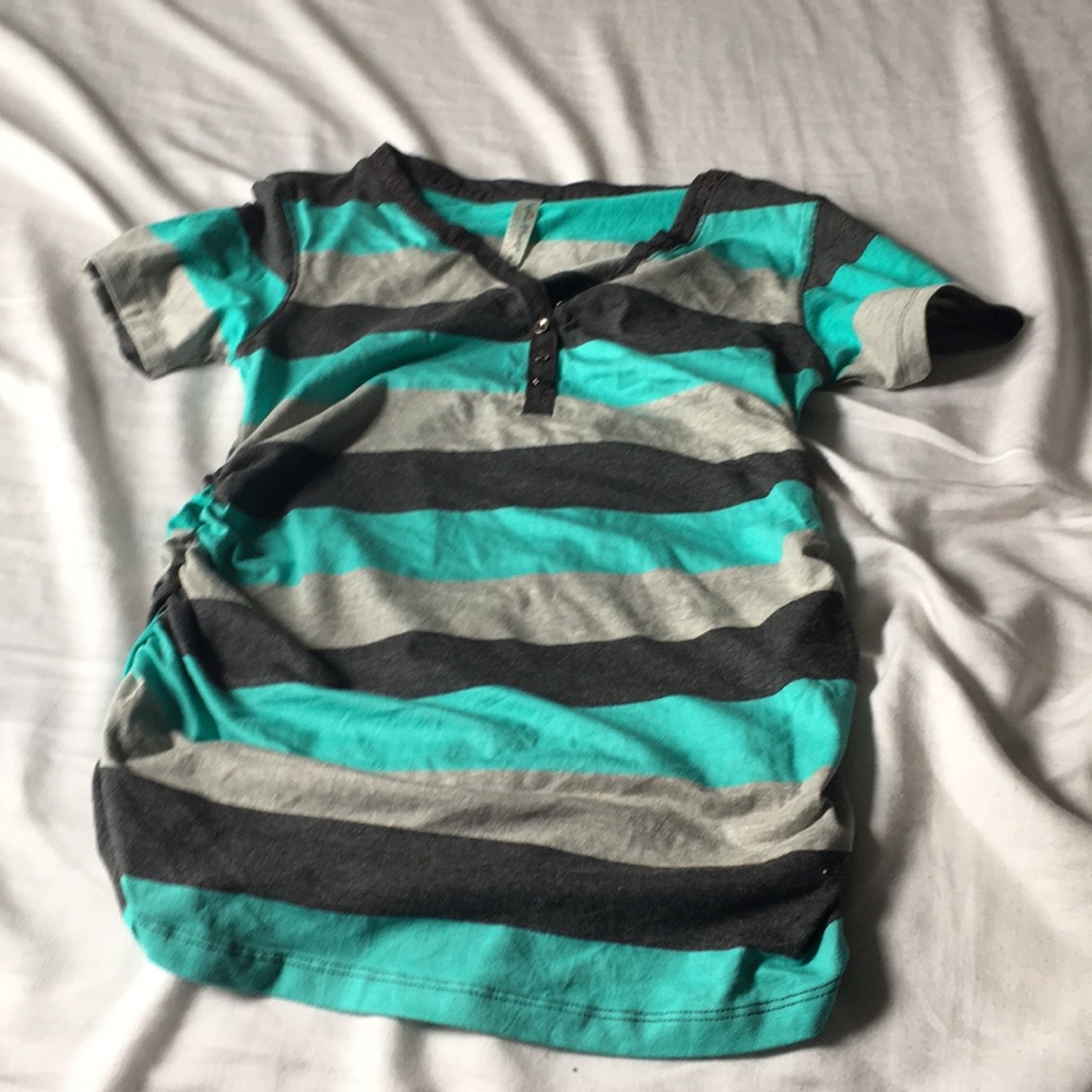 Blue and gray short sleeve shirt